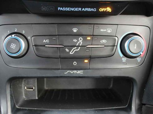 Used 2018 Ford Focus SE image 22