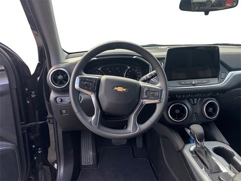 New 2025 Chevrolet Blazer LT image 12
