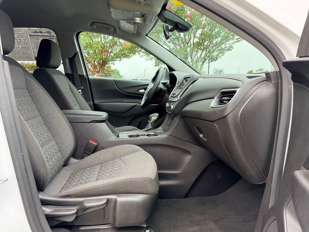 Used 2024 Chevrolet Equinox LT FWD image 11