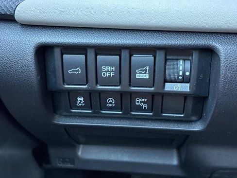Used 2024 Subaru Forester Limited AWD/4WD image 32