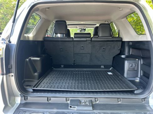 Used 2023 Toyota 4Runner SR5 Premium w/ Moonroof Package RWD image 10