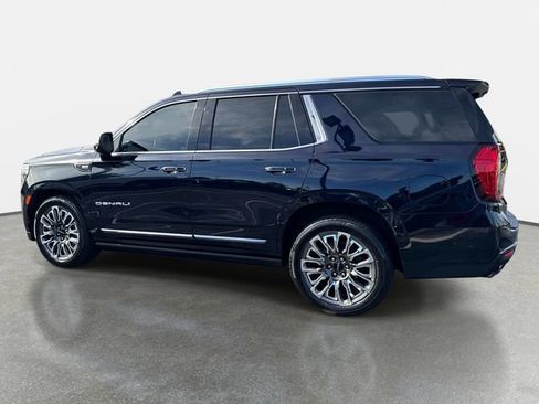Used 2023 GMC Yukon Denali Ultimate AWD/4WD image 3