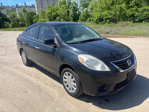 Used 2012 Nissan Versa SV w/ Convenience Pkg FWD image 4