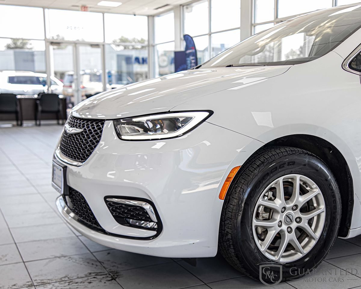 Used 2021 Chrysler Pacifica Touring-L FWD image 5