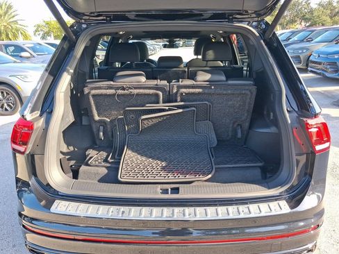 Used 2023 Volkswagen Tiguan SE R-Line FWD image 12