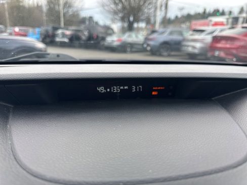 Used 2014 Subaru Outback 3.6R Limited image 25