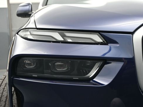 Used 2023 BMW X7 xDrive40i w/ Premium Package image 10