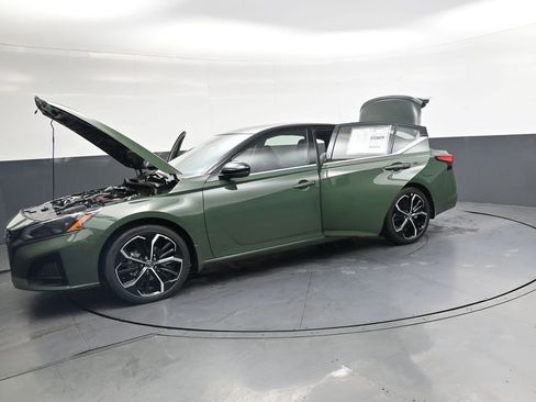 New 2026 Nissan Altima 2.5 SR FWD image 41
