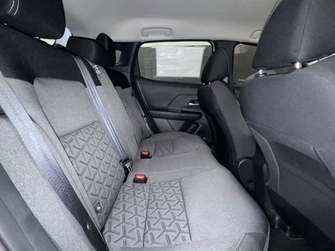 New 2025 Nissan Kicks SV image 6