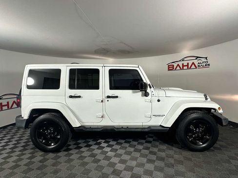 Used 2015 Jeep Wrangler Unlimited Sahara AWD/4WD image 10