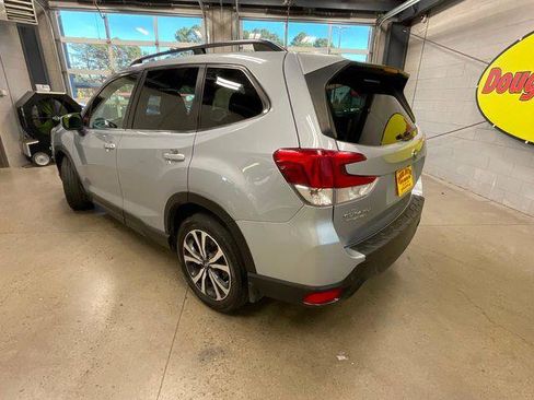 Used 2021 Subaru Forester Limited w/ Popular Package #3 image 3