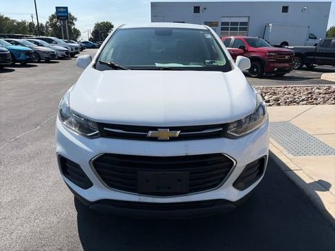 Used 2019 Chevrolet Trax LS w/ Tint and Cruise Package FWD image 4