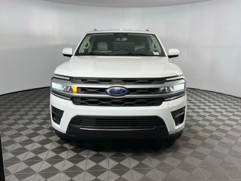 Used 2024 Ford Expedition Max XLT image 12