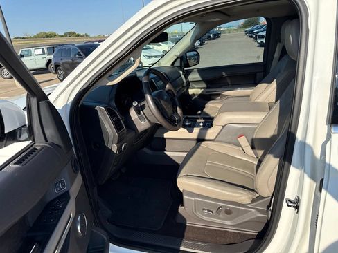 Used 2021 Ford Expedition Max Limited AWD/4WD image 19