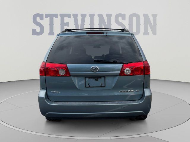 Used 2009 Toyota Sienna LE FWD image 4