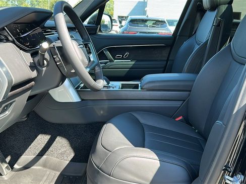 New 2025 Land Rover Range Rover SE image 10