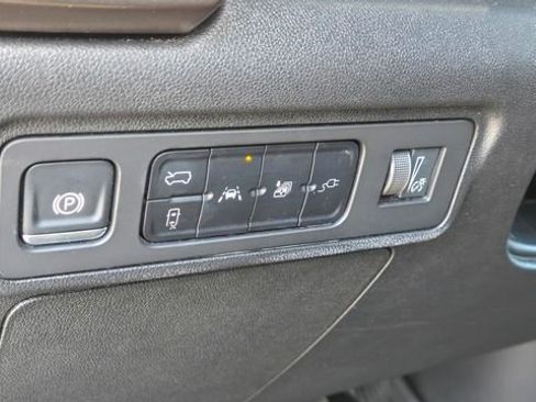 Used 2025 GMC Hummer EV 2X AWD/4WD image 17