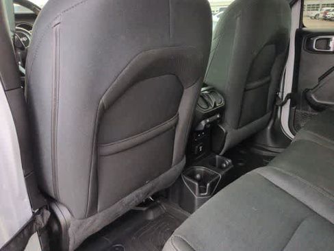 Used 2021 Jeep Gladiator Sport AWD/4WD image 18