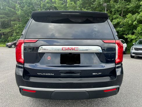Used 2024 GMC Yukon SLT w/ SLT Luxury Package image 4