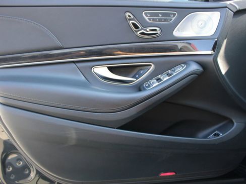 Used 2016 Mercedes-Benz S 550 Sedan image 13