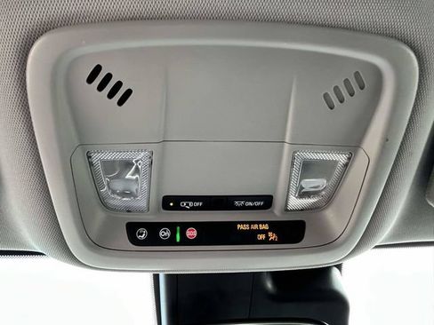 Used 2025 Chevrolet Malibu LT FWD image 9