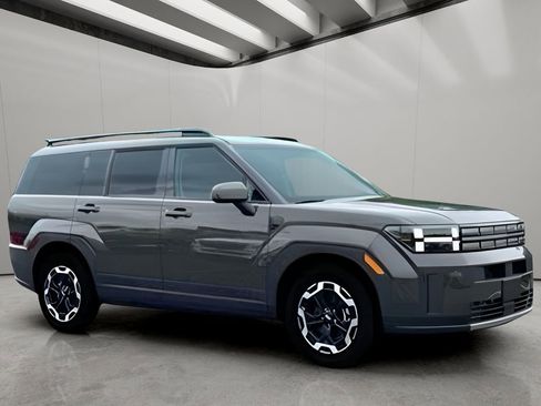 Used 2025 Hyundai Santa Fe SEL image 9