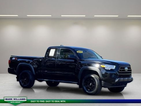 Used 2022 Toyota Tacoma SR w/ SX Package AWD/4WD image 1