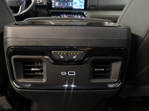 Used 2026 GMC Sierra 1500 AT4 w/ AT4 Premium Package AWD/4WD image 15