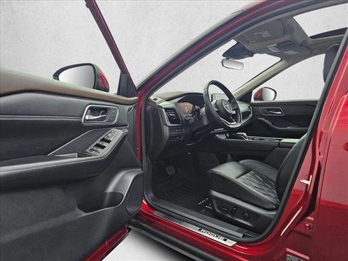 Used 2023 Nissan Rogue Platinum w/ Platinum Premium Package image 18