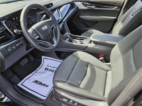 New 2025 Cadillac XT6 Premium Luxury w/ Technology Package image 9