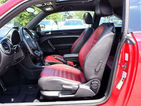 Used 2014 Volkswagen Beetle R-Line FWD image 17