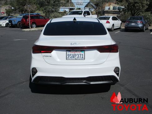 Used 2022 Kia Forte LXS w/ LXS Technology Package image 5