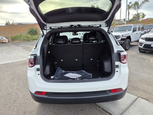 New 2026 Jeep Compass Limited image 19