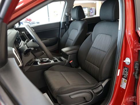 Used 2022 Kia Sportage LX image 2