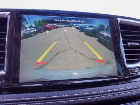 Used 2023 Chrysler Pacifica Limited FWD image 18