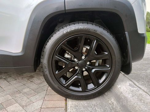 Used 2017 Jeep Renegade Altitude FWD image 49