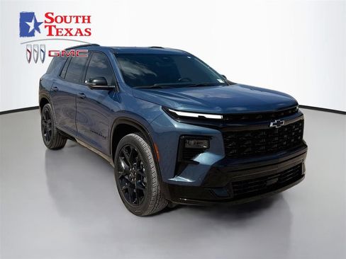 Used 2026 Chevrolet Traverse RS w/ LPO, Floor Liner Package FWD image 1