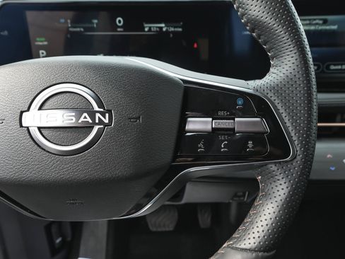 Used 2024 Nissan Ariya AWD image 19