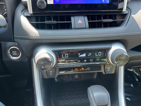 Used 2025 Toyota RAV4 XLE FWD image 28
