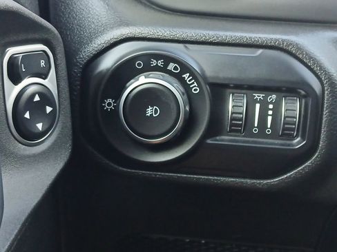 Used 2021 Jeep Wrangler Unlimited Sport AWD/4WD image 12