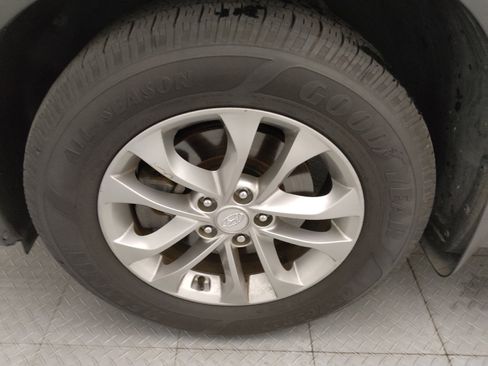 Used 2020 Hyundai Santa Fe SE FWD image 31