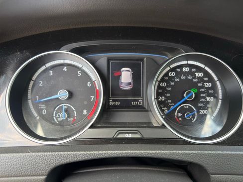 Used 2015 Volkswagen Golf R 4-Door image 16