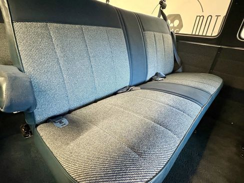 Used 1995 GMC G3500 Rally image 15