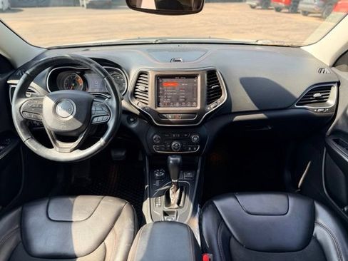 Used 2019 Jeep Cherokee Trailhawk w/ Cold Weather Group AWD/4WD image 20