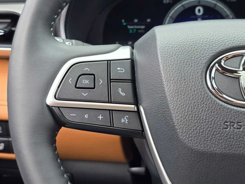 Used 2024 Toyota Highlander Platinum AWD/4WD image 33