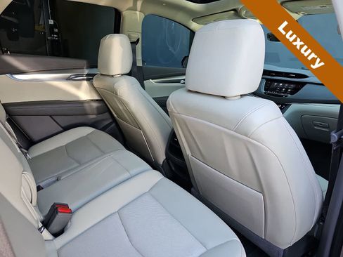 Used 2022 Cadillac XT5 Premium Luxury w/ Technology Package image 16