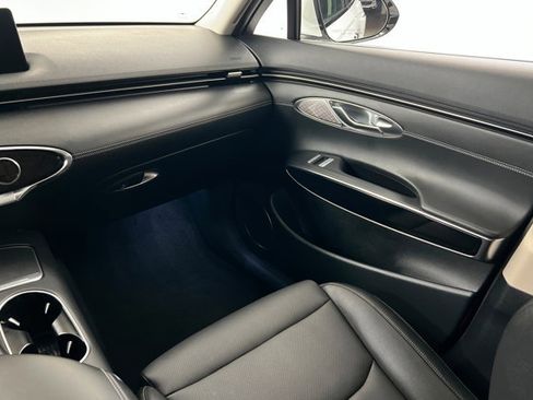 Used 2022 Genesis GV70 2.5T image 10