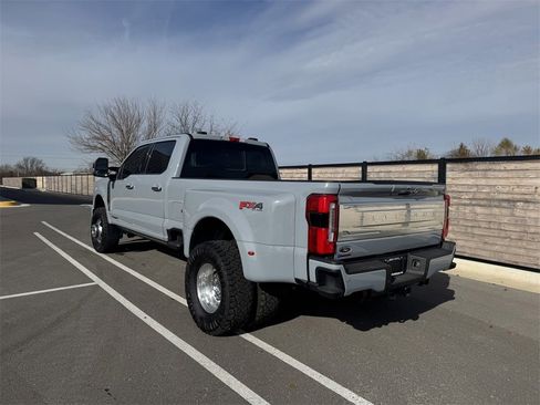 Used 2024 Ford F350 Platinum image 3