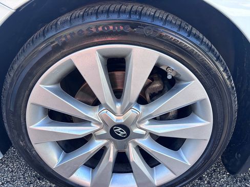 Used 2014 Hyundai Azera Limited w/ Option Group 02 FWD image 40