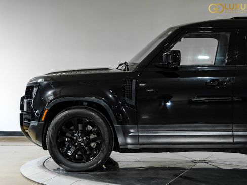 Used 2023 Land Rover Defender 110 SE image 14